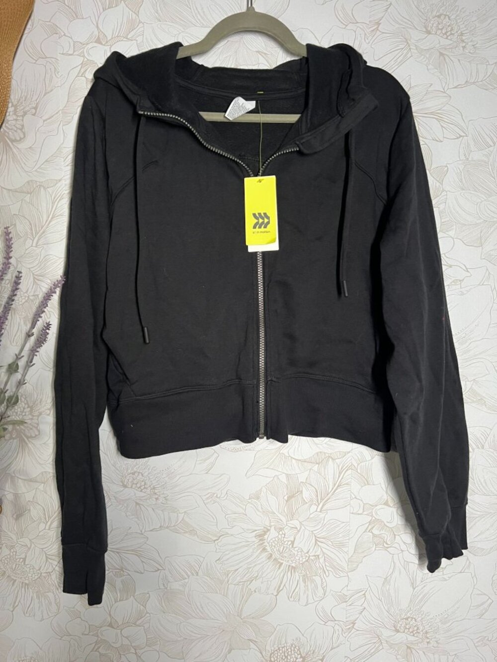 All In Motion Black Zip-Up Short Hoodie XXL Relaxed Fit Adjustable Hood Thumbhol